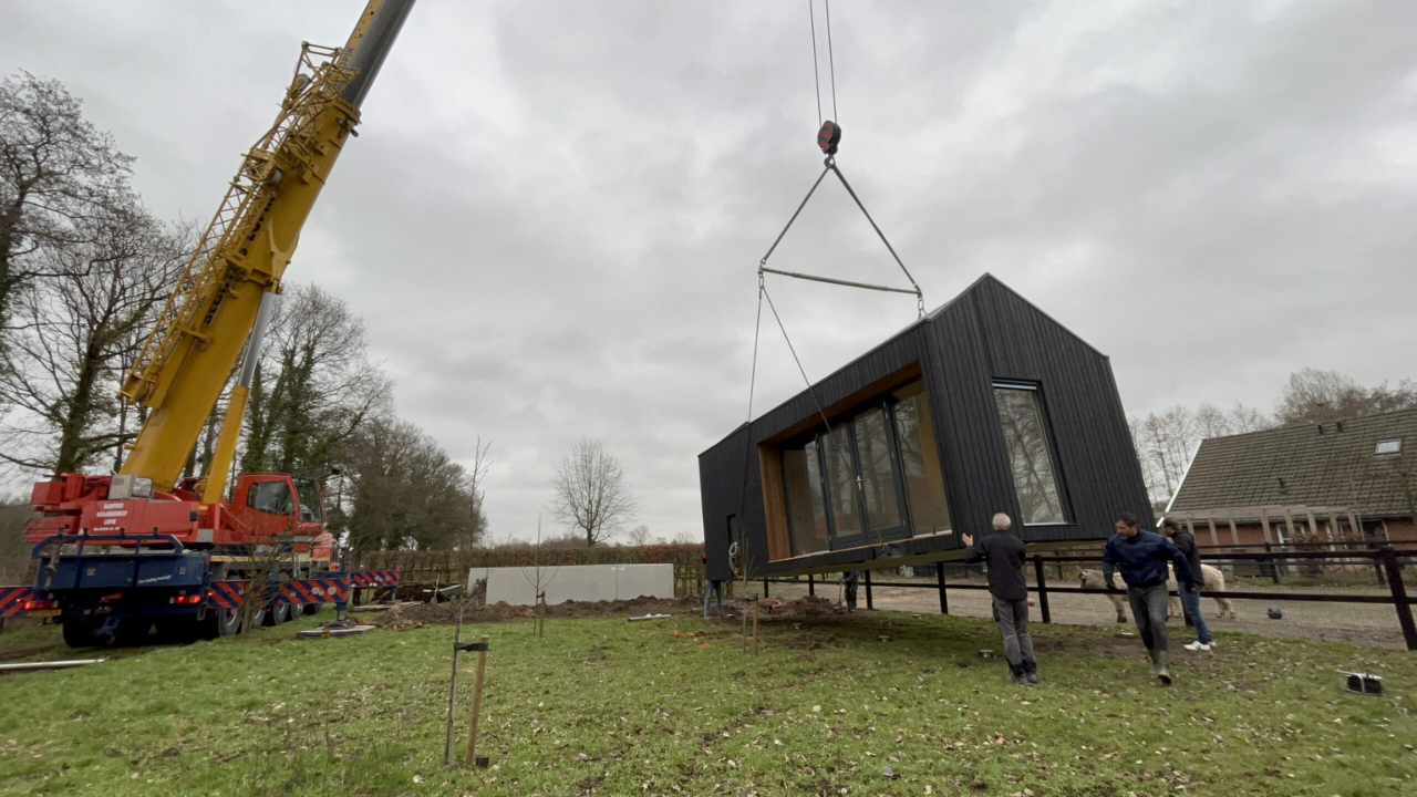Tiny house plaatsing op schroefpalen